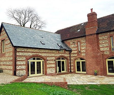 Lodge Farmhouse Bed And Breakfast Salisbury Exterior photo